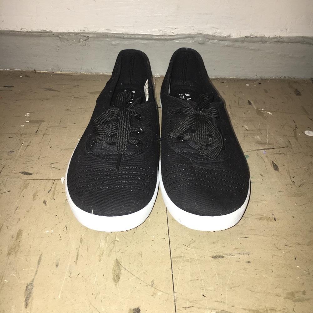 Black Canvas Mid-Lace Up Sneakers